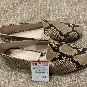 Zara leather snake print loafers. Size 7.5